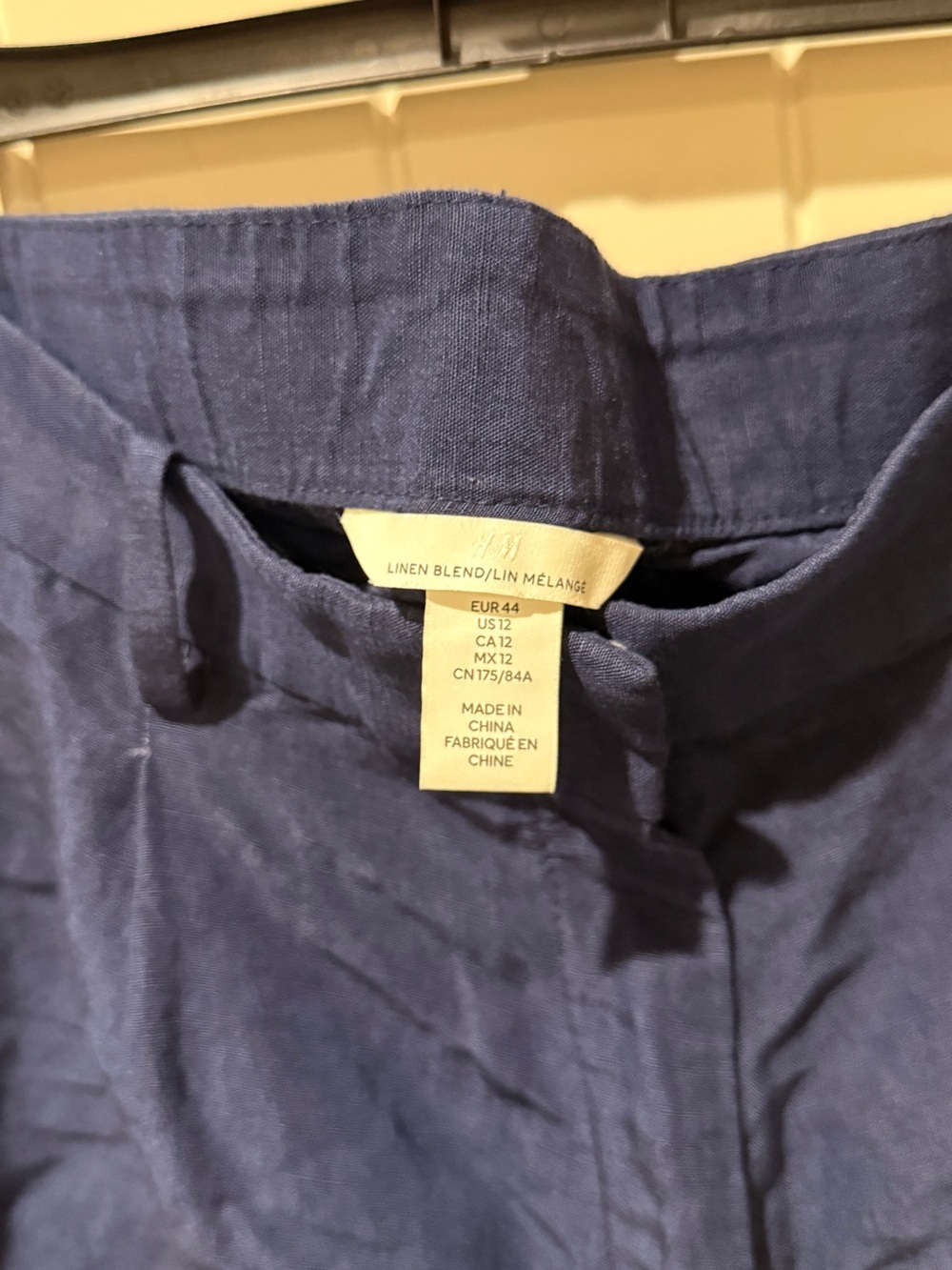H&M Women's Navy Blue High-Waist Shorts - Picture 3 of 3